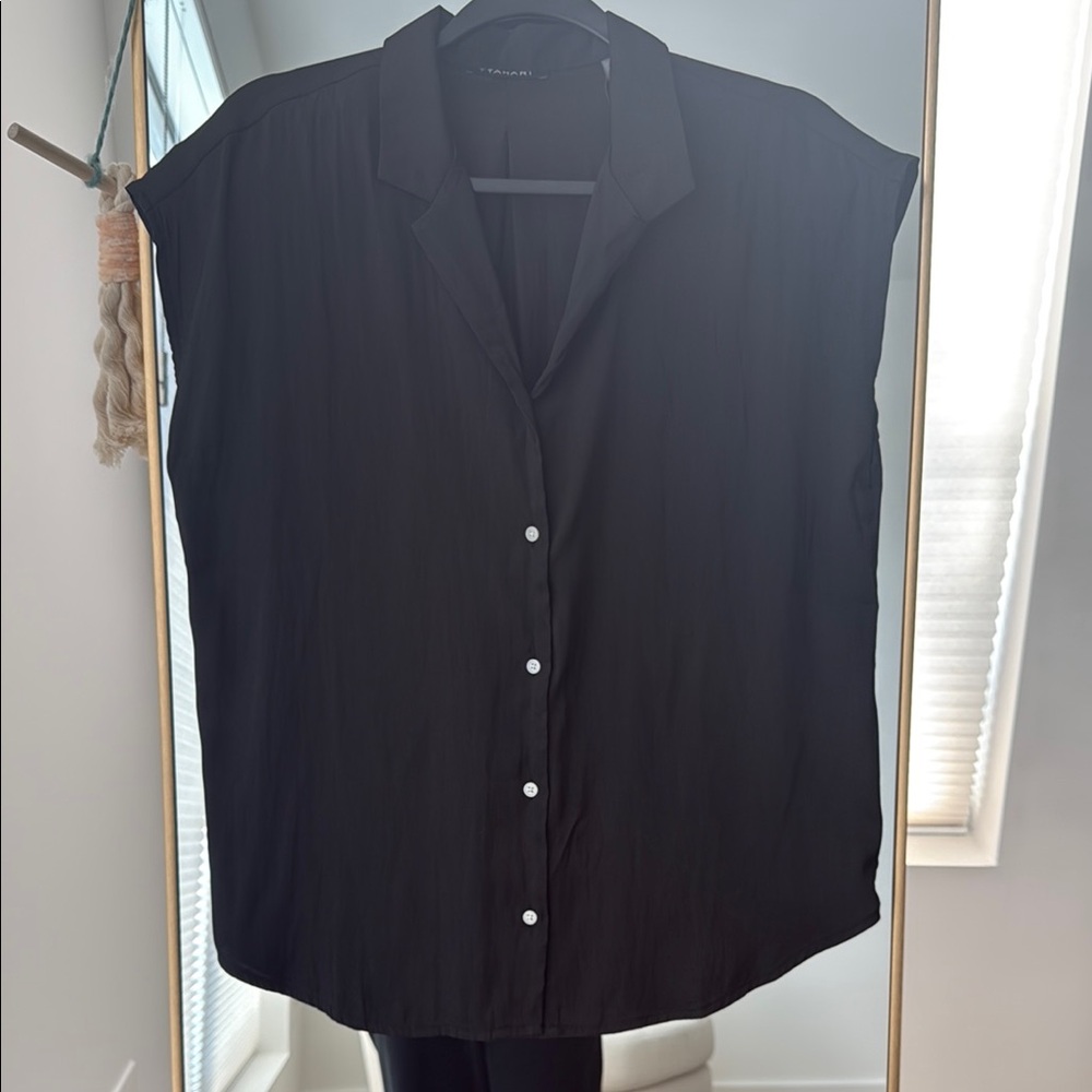 T Tahari Black Short-Sleeve Button-Down Shirt